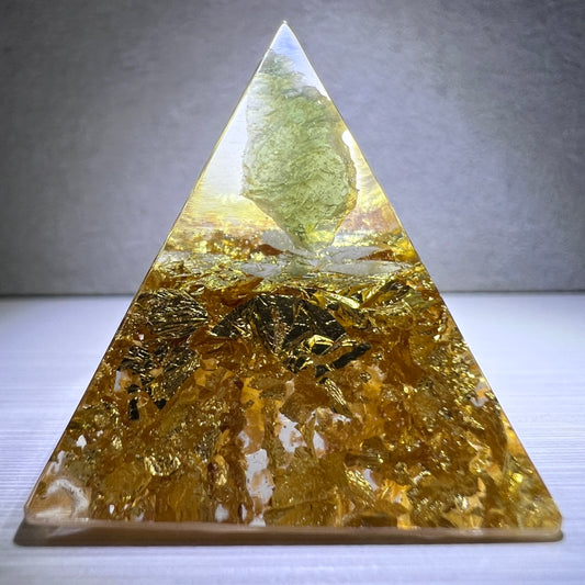 Moldavite & 24ct Gold orgone generator pyramid. 30mm.