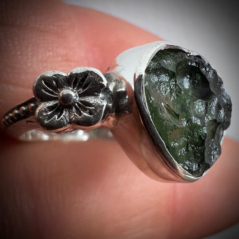 Heart-Shaped Moldavite Ring with Floral Design – Size 7 (O)