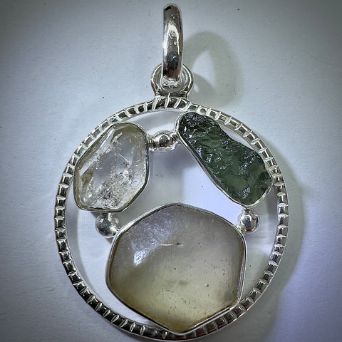 Sterling Silver Circular Pendant with Moldavite, Herkimer Diamond & LDG | 0.8g | Chlum