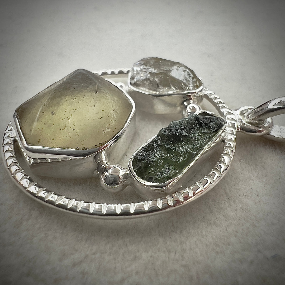 Sterling Silver Circular Pendant with Moldavite, Herkimer Diamond & LDG | 0.8g | Chlum