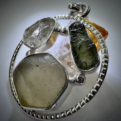 Sterling Silver Circular Pendant with Moldavite, Herkimer Diamond & LDG | 0.8g | Chlum