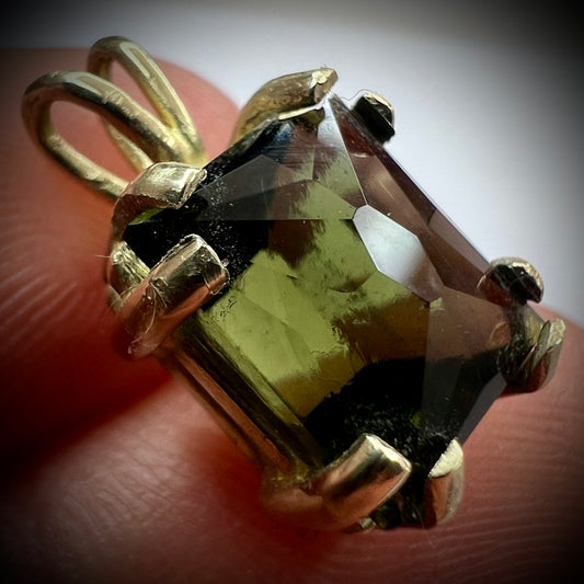 Exquisite Faceted Moldavite Pendant – Solid 14k Gold