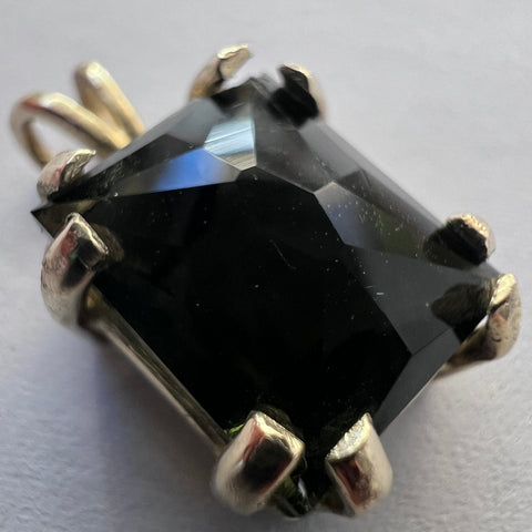 Exquisite Faceted Moldavite Pendant – Solid 14k Gold