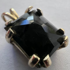 Exquisite Faceted Moldavite Pendant – Solid 14k Gold
