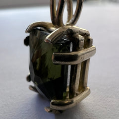 Exquisite Faceted Moldavite Pendant – Solid 14k Gold