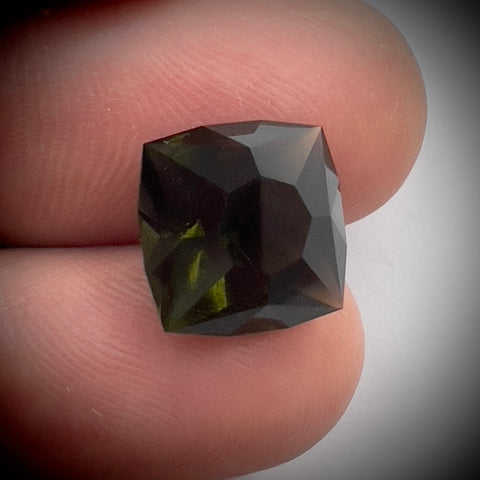 Exquisite faceted Moldavite "Quadril"