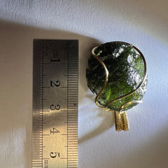 8.8 g “Lakovka” Moldavite Pendant — Chlum Origin, 14 k Gold