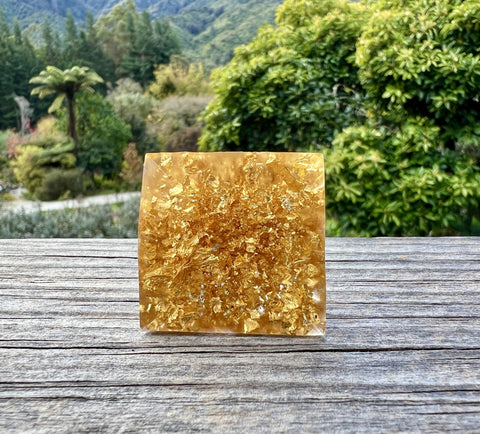Moldavite & 24ct Gold orgone generator pyramid. 20mm.