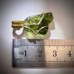 1.7g Moldavite/Gold pendant