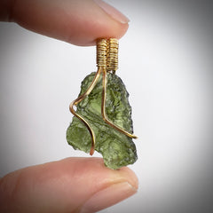 1.7g Moldavite/Gold pendant