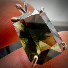 Faceted Moldavite pendant - Emerald cut 7.11 carat.