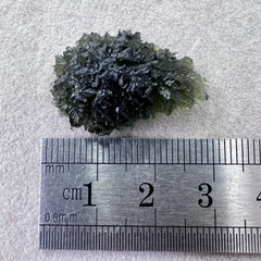 4.68g Moldavite with prominent Lechateliarite.