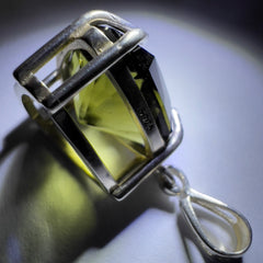 Faceted Moldavite "Square" cut pendant - 3.09ct