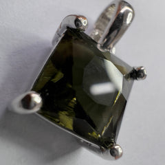 Faceted Moldavite "Square" cut pendant - 3.09ct