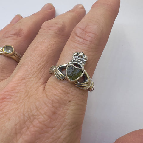 Claddagh Sterling Silver Moldavite Ring | Size 9 | Chlum