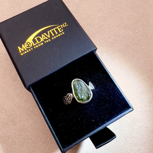 Heart Band Sterling Silver Moldavite Ring - Size 7