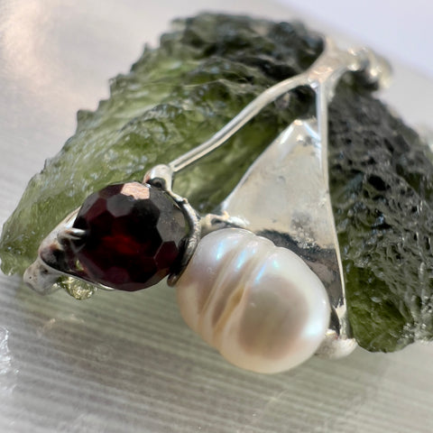 Moldavite Necklace 2.6g Maly Chlum