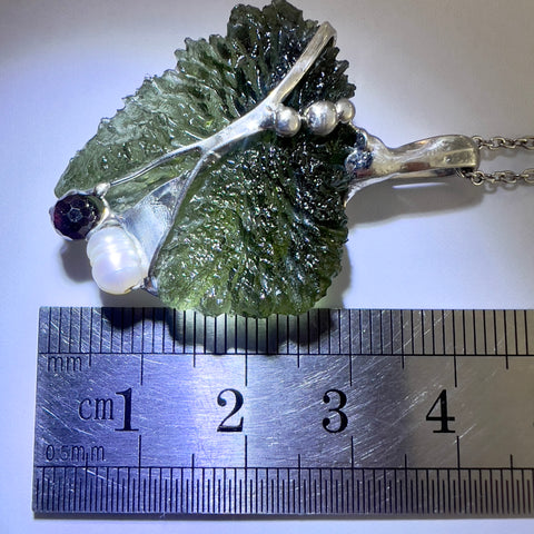Moldavite Necklace 2.6g Maly Chlum