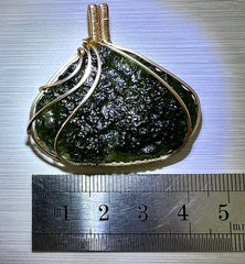 12.93g Gold/Moldavite pendant