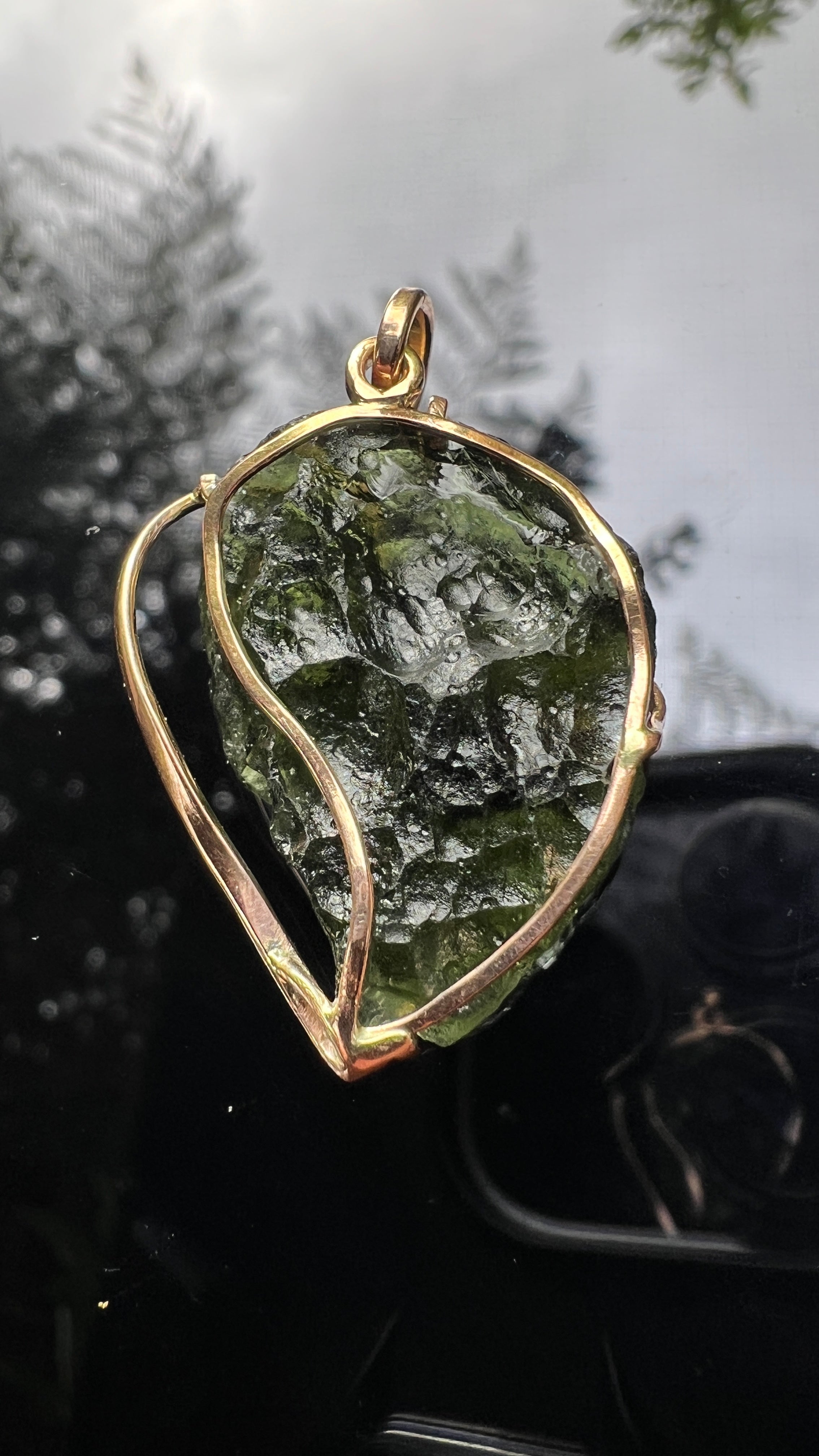 Moldavite pendant 14ct rosegold - 4.5g