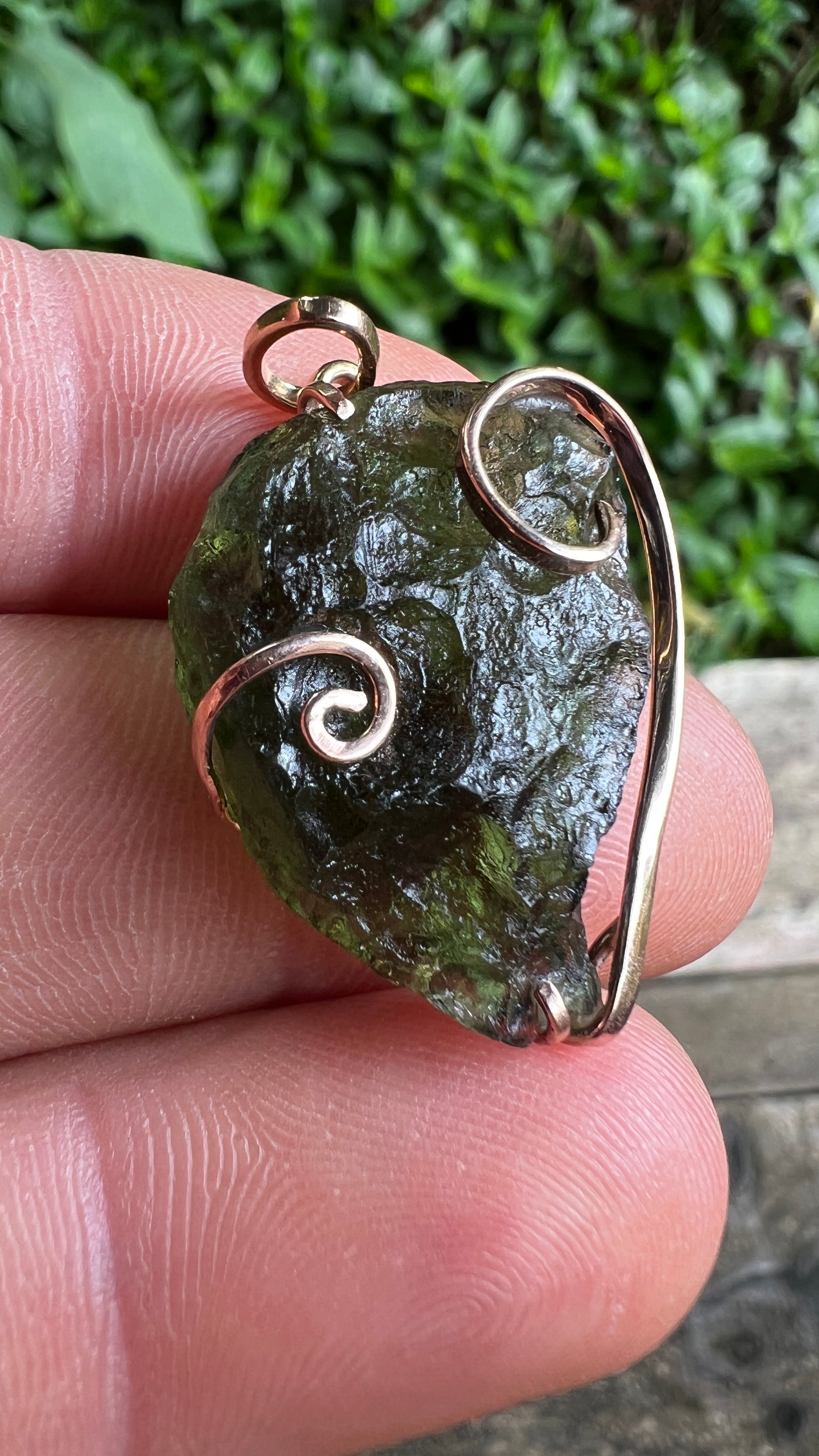 Moldavite pendant 14ct rosegold - 4.5g