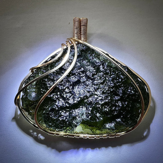 12.93g Gold/Moldavite pendant