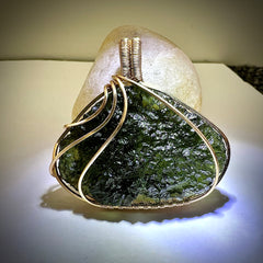 12.93g Gold/Moldavite pendant