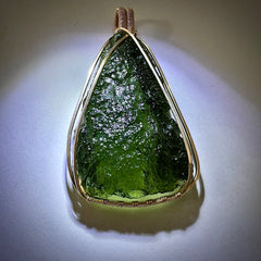 11.48g Gold/Moldavite pendant