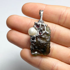 2.7g Moldavite Pendant with Czech Garnet and River Pearl