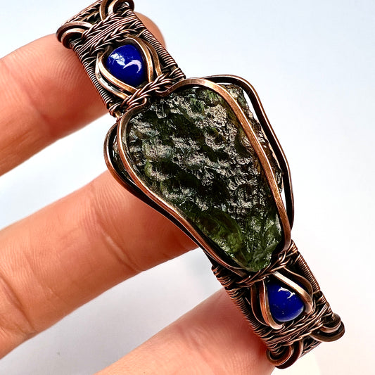 2.87g Moldavite & Copper Bracelet with Blue Lapiz Lazuli Stones