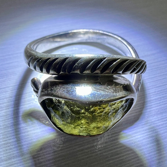 Rope Eye Shaped Moldavite Silver Ring – Size 7 (P)