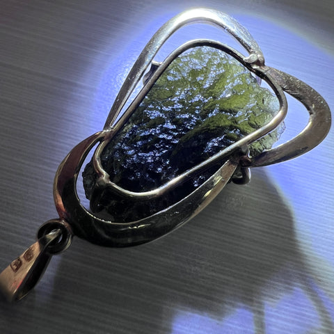 Elegant Gold/Moldavite Pendant - Solid 14k Gold.