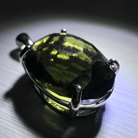 Exquisite Oval-Cut Faceted Moldavite Pendant — 6.99 ct