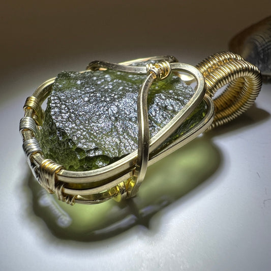 2.6g Gold/Moldavite pendant
