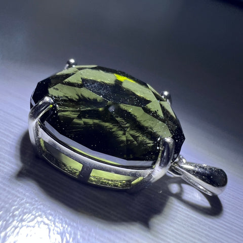 Exquisite Oval-Cut Faceted Moldavite Pendant — 6.99 ct