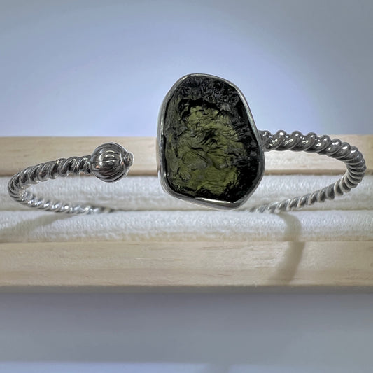 Elegant Moldavite Silver Cuff Bracelet 2.6g