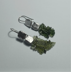 Moldavite crystal benefit