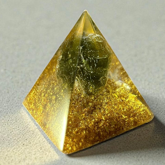 Moldavite Orgone Generator Pyramid – 18mm