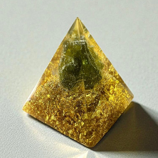 Moldavite Orgone Generator Pyramid – 18mm