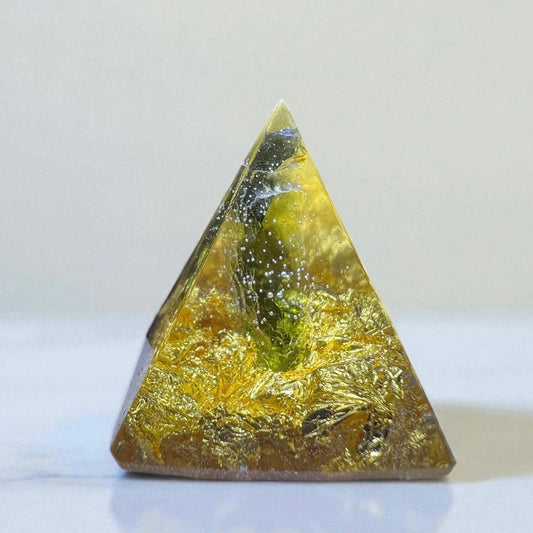 Moldavite Orgone Generator Pyramid – 18mm