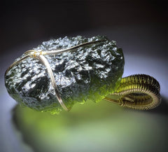 9.6g Chlum Moldavite Pendant in 14k Gold