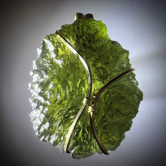9.6g Chlum Moldavite Pendant in 14k Gold