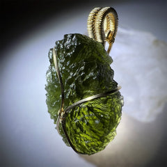 9.6g Chlum Moldavite Pendant in 14k Gold