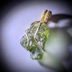1.7g Moldavite/Gold pendant