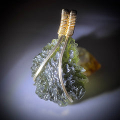 4.18g Moldavite/Gold pendant