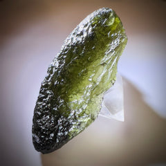 Majestic Moldavite Specimen – 20.13g, Marouškový Pole