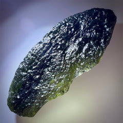 Majestic Moldavite Specimen – 20.13g, Marouškový Pole