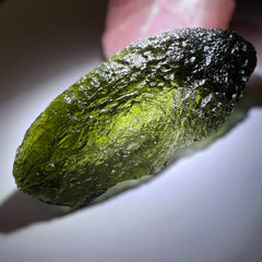 Majestic Moldavite Specimen – 20.13g, Marouškový Pole