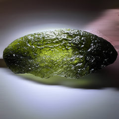 Majestic Moldavite Specimen – 20.13g, Marouškový Pole