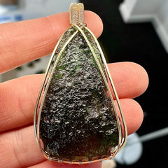11.48g Gold/Moldavite pendant